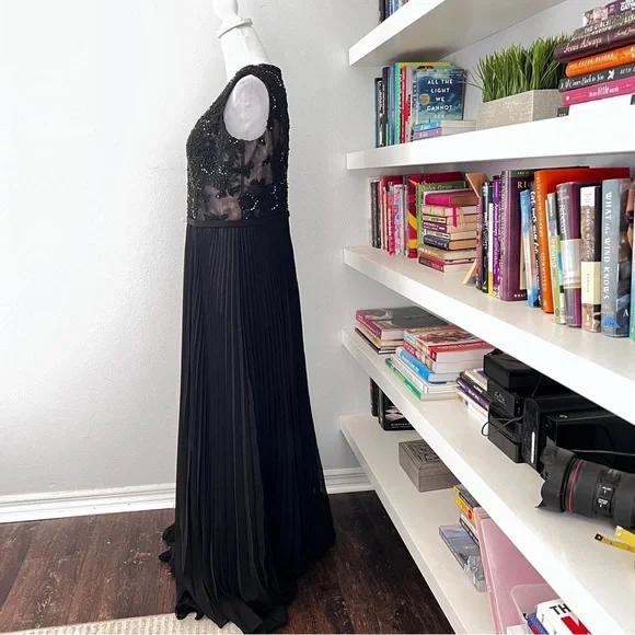 Montage by Mon Cherie sleeveless lace and pleated dress 215915 size 14